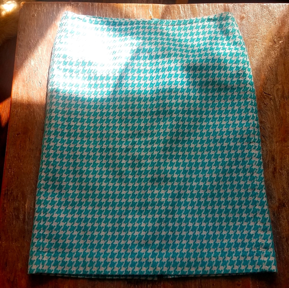 Houndstooth skirt